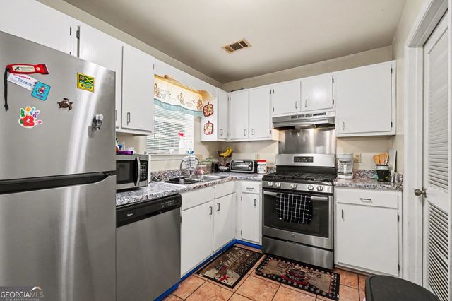 7965 Creekstone Way, Riverdale, GA 30274