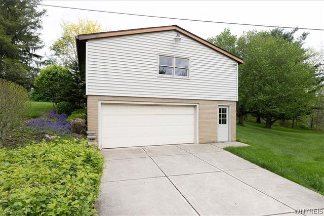 1273 Ransom Road, Lancaster, NY 14086