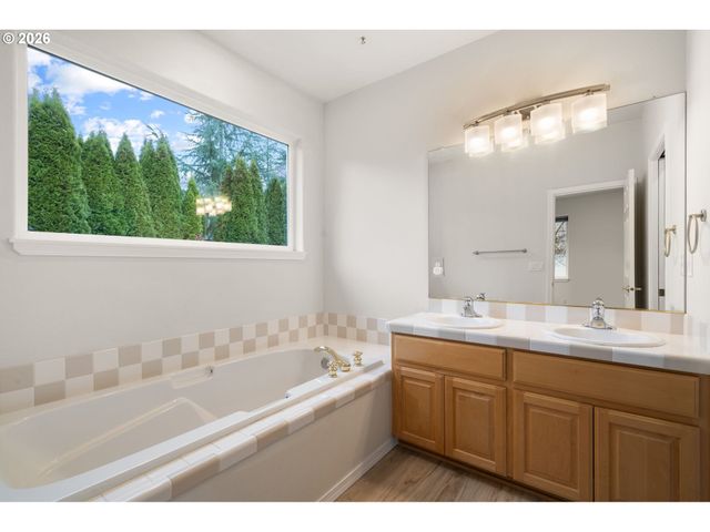 2136 Ne 52ND Ave, Hillsboro, OR 97124