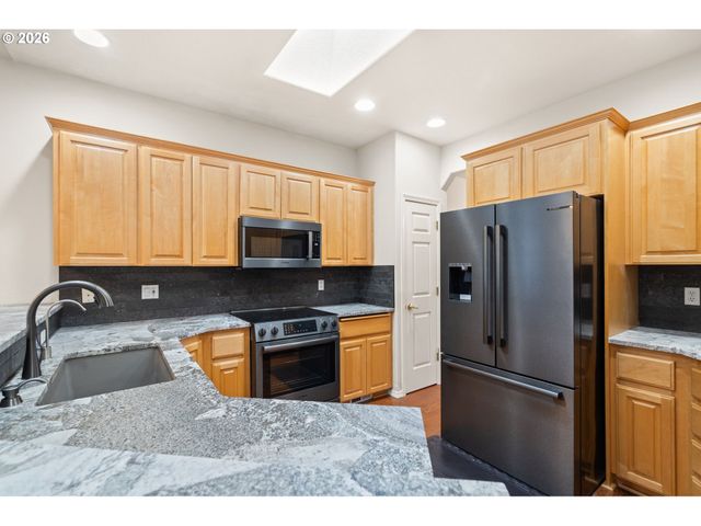 2136 Ne 52ND Ave, Hillsboro, OR 97124