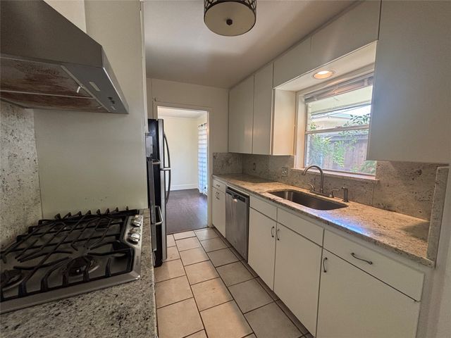 601 Westview Avenue 603, Fort Worth, TX 76107