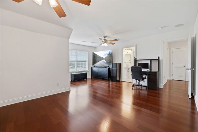 2005 Cherry Hills Drive, Fayetteville, AR 72701