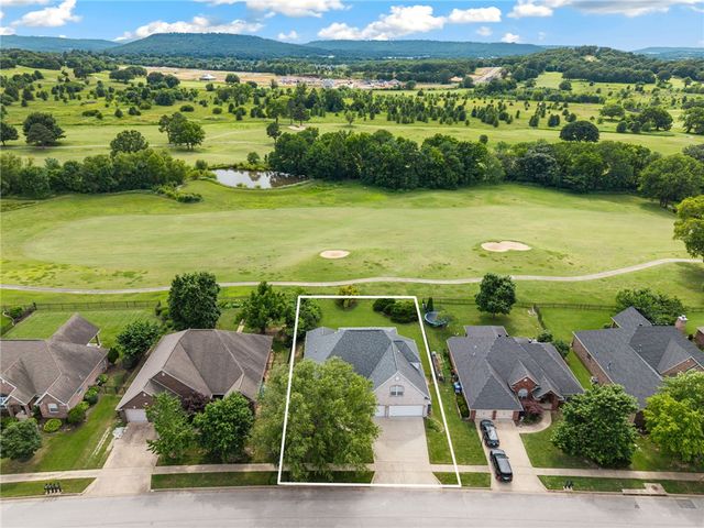 2005 Cherry Hills Drive, Fayetteville, AR 72701