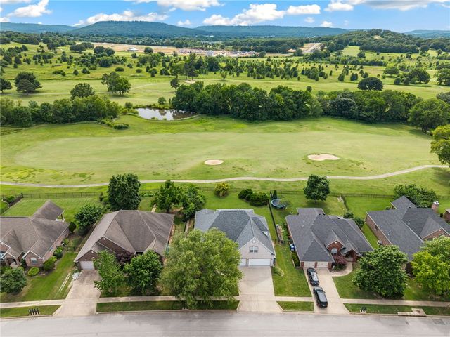 2005 Cherry Hills Drive, Fayetteville, AR 72701