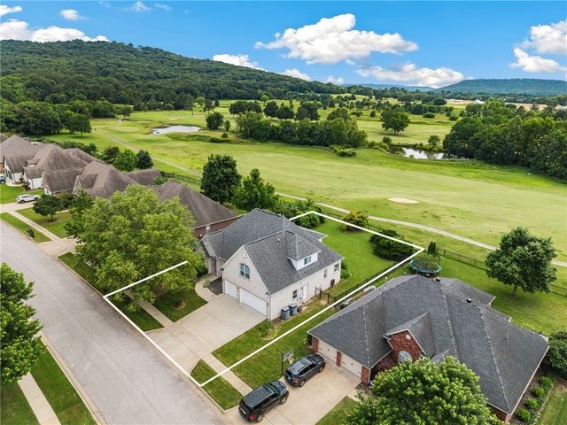 2005 Cherry Hills Drive, Fayetteville, AR 72701