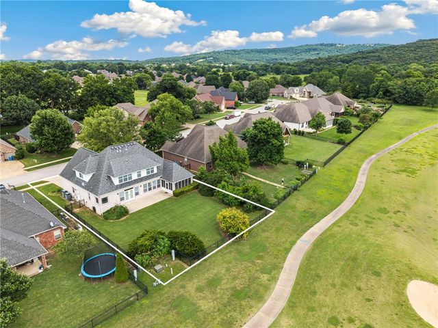 2005 Cherry Hills Drive, Fayetteville, AR 72701