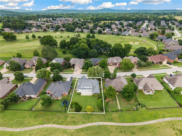 2005 Cherry Hills Drive, Fayetteville, AR 72701