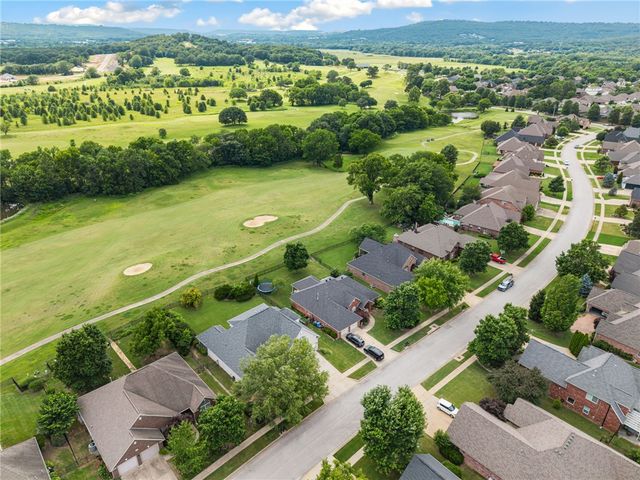 2005 Cherry Hills Drive, Fayetteville, AR 72701