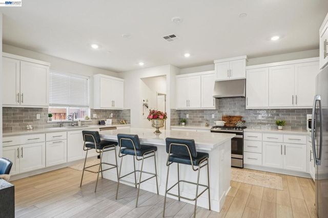 37231 Sand Bar Place, Newark, CA 94560