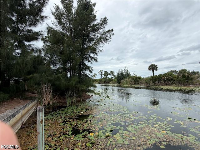 1007 NE 37th TER, Cape Coral, FL 33909