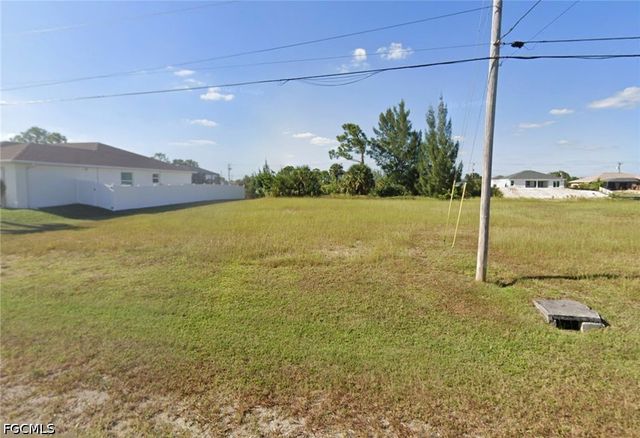 1007 NE 37th TER, Cape Coral, FL 33909