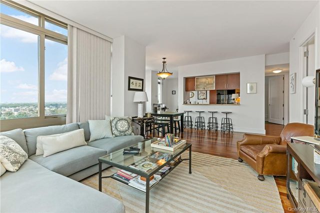 175 Huguenot Street 2006, New Rochelle, NY 10801