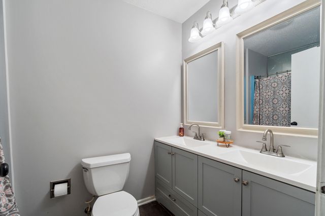 6247 Mountie Way, Jackson, MI 49201