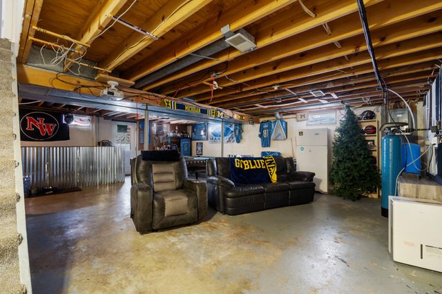 6247 Mountie Way, Jackson, MI 49201