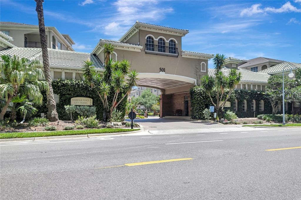 501 KNIGHTS RUN AVENUE 2202, Tampa, FL 33602