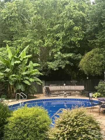 9618 Verdun Drive, Charlotte, NC 28210