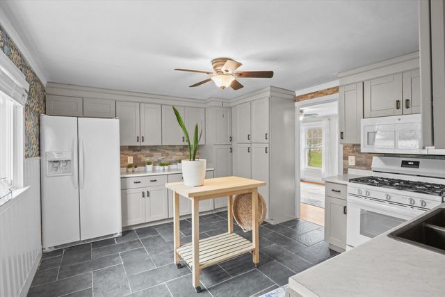 28 Westville Road, Plaistow, NH 03865