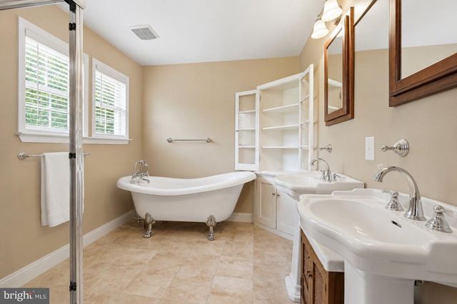 19312 CHIPPENDALE CIR, Hagerstown, MD 21742