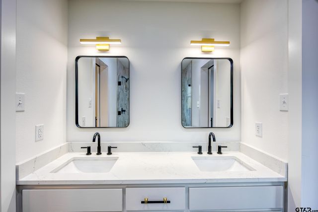 515 Range Road, Palestine, TX 75801