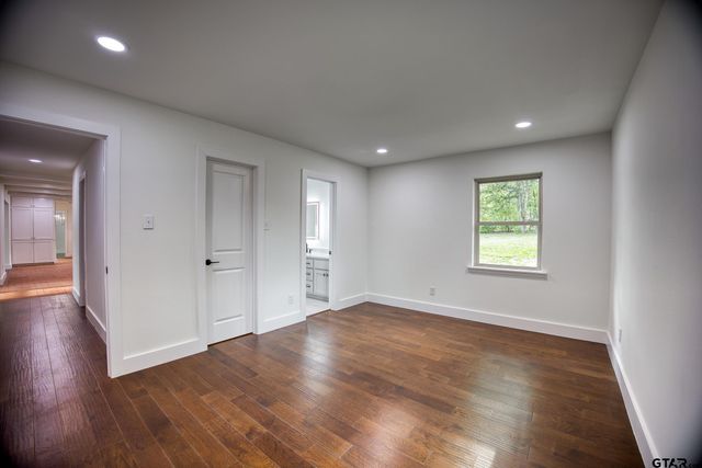 515 Range Road, Palestine, TX 75801