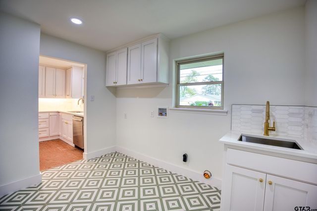 515 Range Road, Palestine, TX 75801