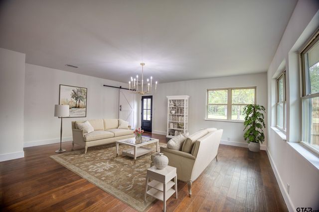 515 Range Road, Palestine, TX 75801