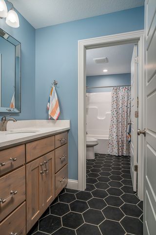 262 Ann Avenue, Bettendorf, IA 52722