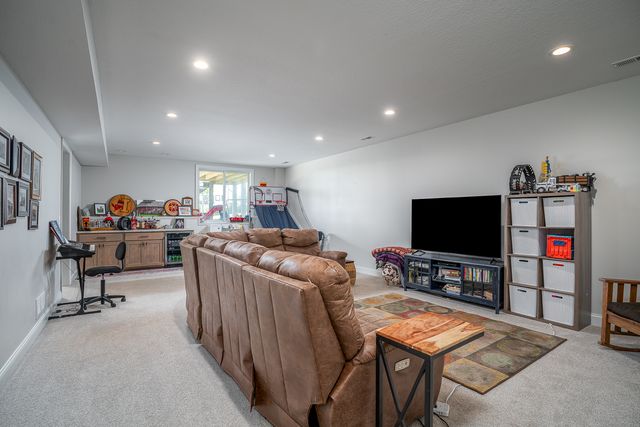 262 Ann Avenue, Bettendorf, IA 52722