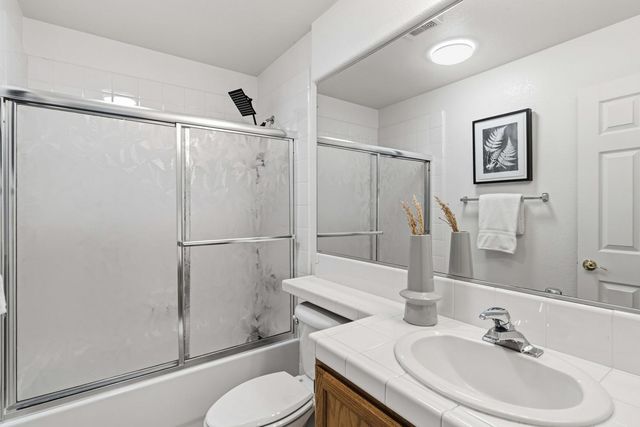 401 MOUNT DARWIN Ct, Roseville, CA 95747