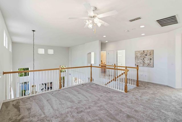 401 MOUNT DARWIN Ct, Roseville, CA 95747