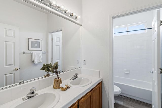 401 MOUNT DARWIN Ct, Roseville, CA 95747