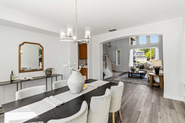 401 MOUNT DARWIN Ct, Roseville, CA 95747