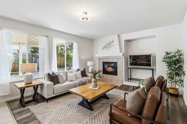 401 MOUNT DARWIN Ct, Roseville, CA 95747