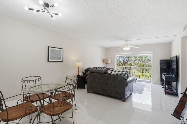 3800 Hillcrest Drive 310, Hollywood, FL 33021