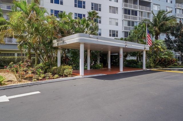 3800 Hillcrest Drive 310, Hollywood, FL 33021