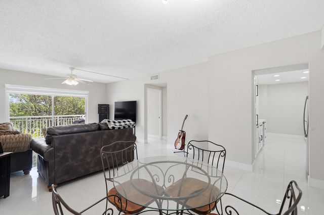 3800 Hillcrest Drive 310, Hollywood, FL 33021