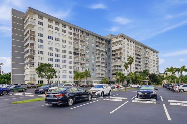 3800 Hillcrest Drive 310, Hollywood, FL 33021