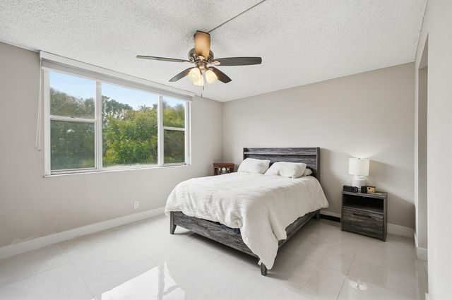 3800 Hillcrest Drive 310, Hollywood, FL 33021