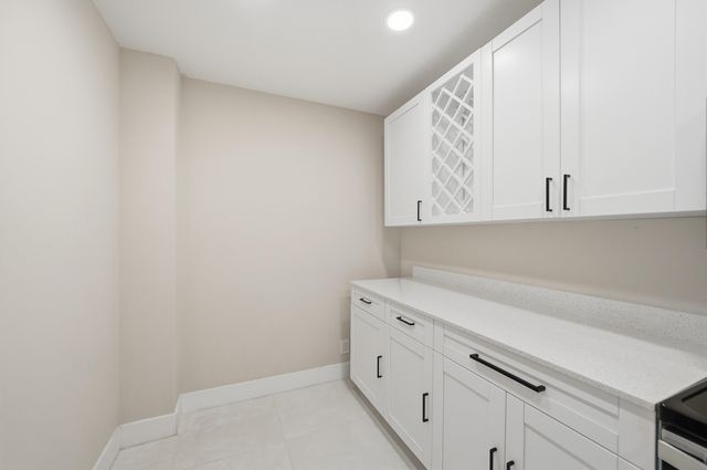 3800 Hillcrest Drive 310, Hollywood, FL 33021