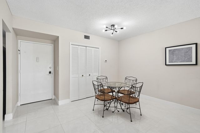 3800 Hillcrest Drive 310, Hollywood, FL 33021