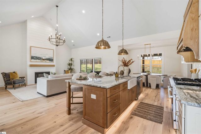 118 Mt. Vernon Circle, Greer, SC 29651