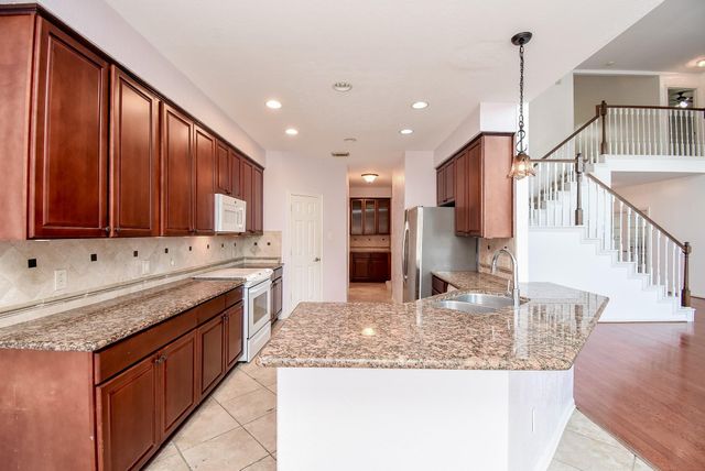 2719 Mossy Log Court, Houston, TX 77084