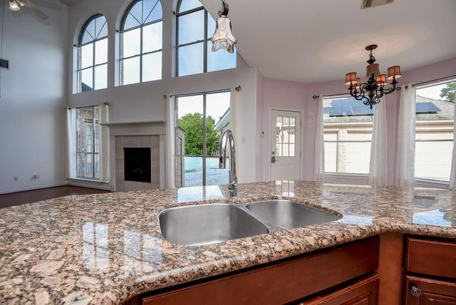2719 Mossy Log Court, Houston, TX 77084