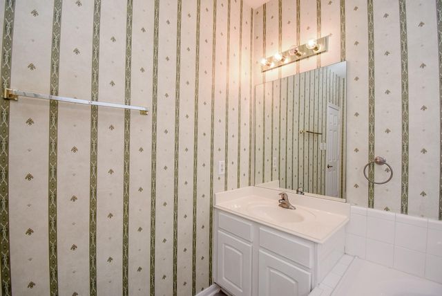 2719 Mossy Log Court, Houston, TX 77084