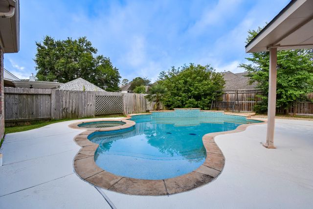 2719 Mossy Log Court, Houston, TX 77084