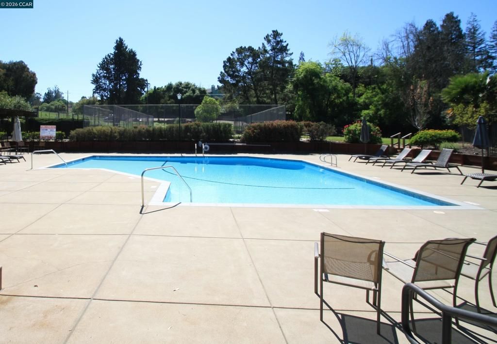 Image 23 of property listing at 1506 Ashwood Dr, Martinez, CA 94553