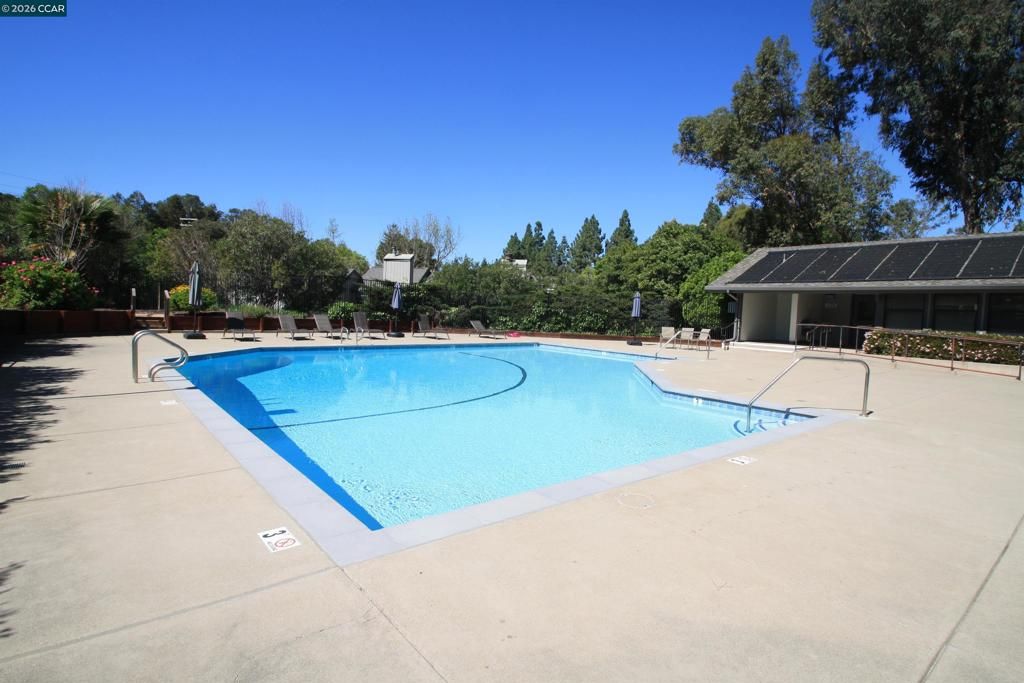 Image 26 of property listing at 1506 Ashwood Dr, Martinez, CA 94553