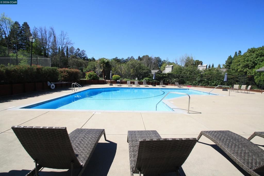 Image 27 of property listing at 1506 Ashwood Dr, Martinez, CA 94553