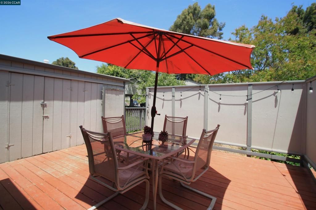 Image 5 of property listing at 1506 Ashwood Dr, Martinez, CA 94553