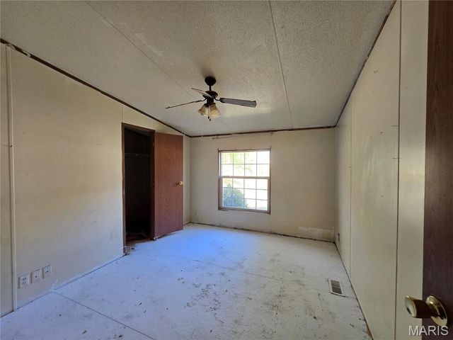 19050 Sikes Road, Ste Genevieve, MO 63670